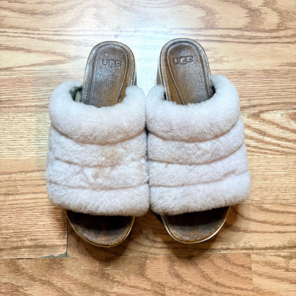 UGG Women's Pale Pink Furry Slippers Size 8.5 - Picture 3 of 13